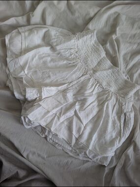 Hollister White Smocked Waist Skort